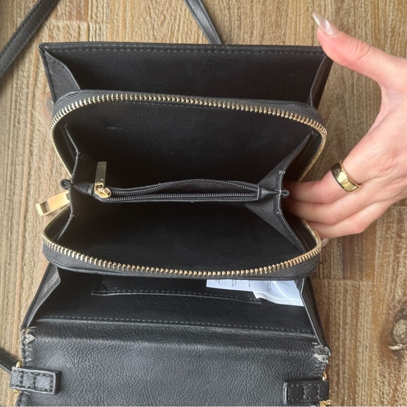 Aldo Striped Wallet Crossbody Bag - Black & White with Gold Chain - Picture 12 of 15